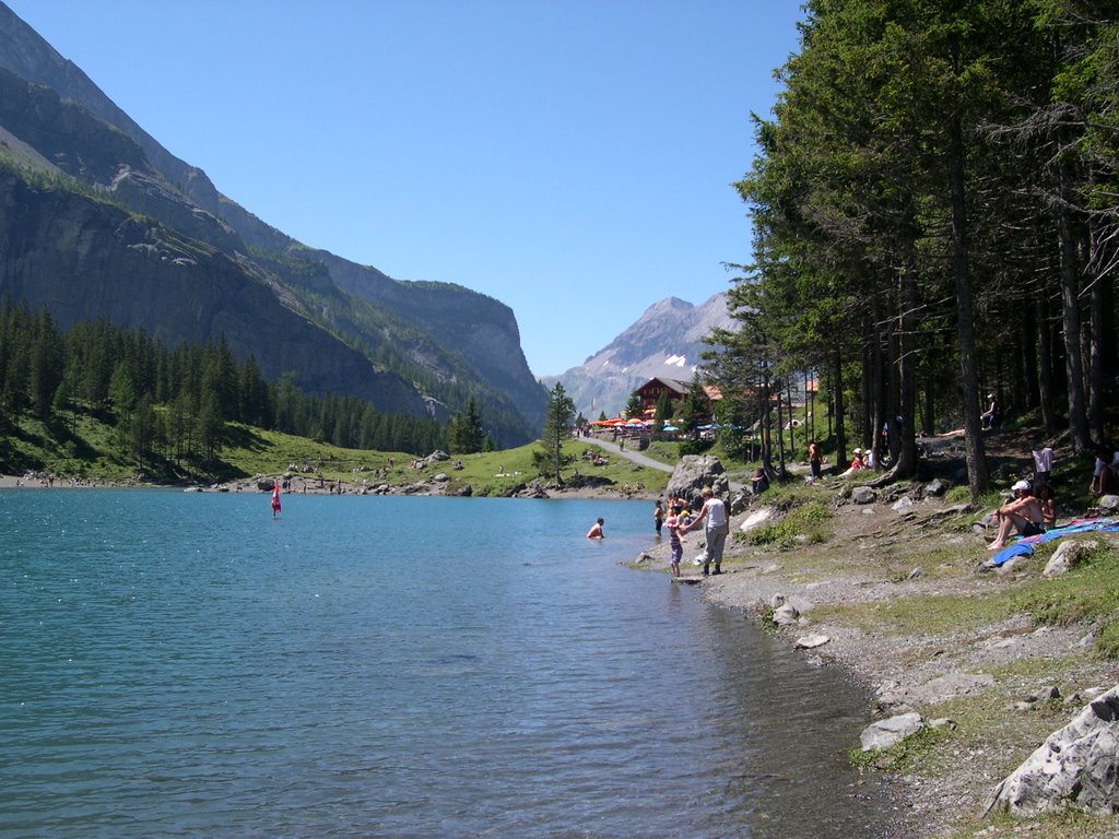 Au bord du lac de Oeschinen by Francis B