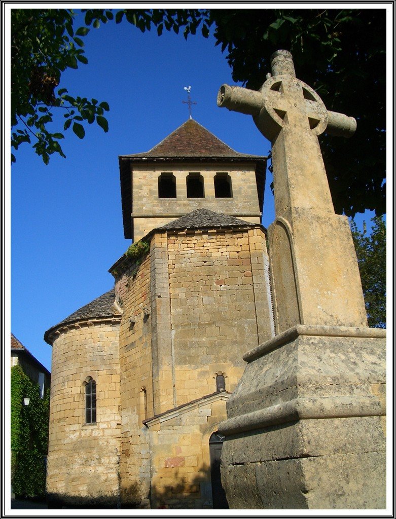 Romanische Wehrkirche von Marquay by Jörg's Blickwinkel