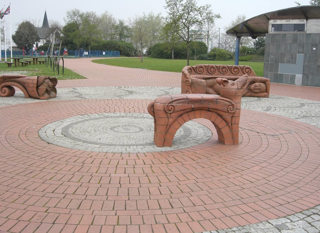 Sculptures at Cardiff Bay by Toban Black