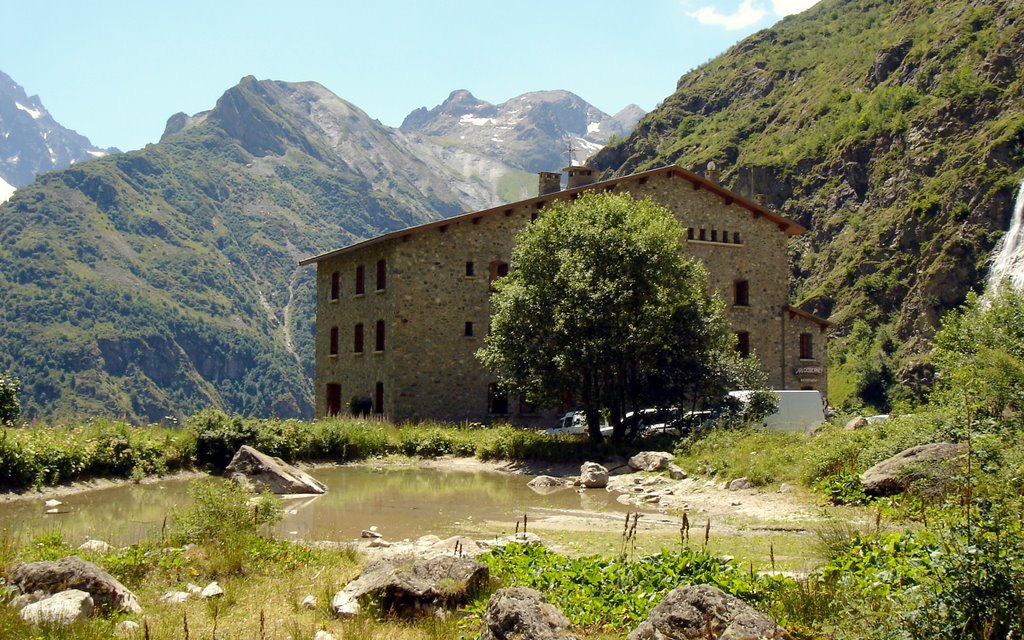 Chalet Gioberney by Yves BAMBERGER