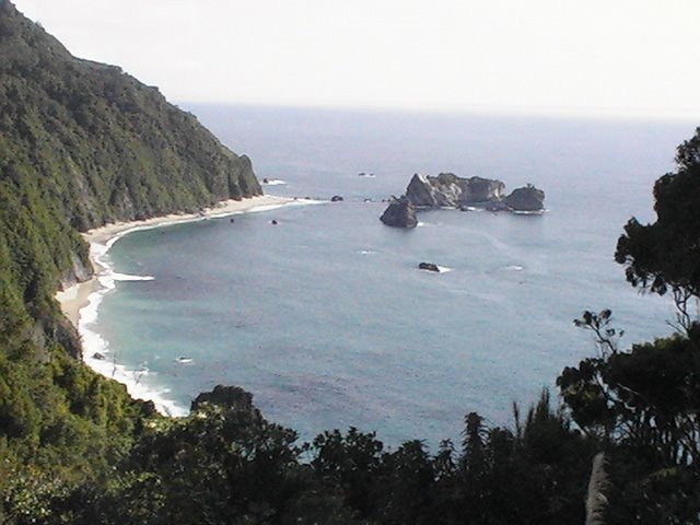 Tour 2009, (0482) View from the lookout. by Pete