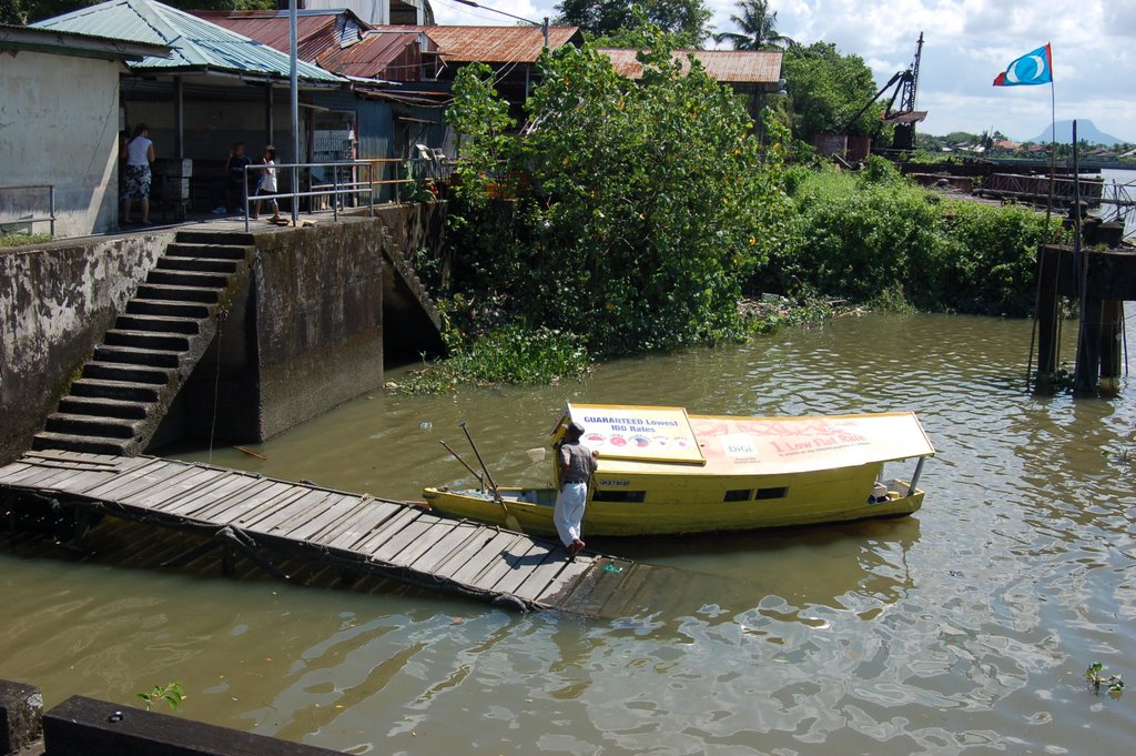 Kuching Ban Hock Wharf by kayan