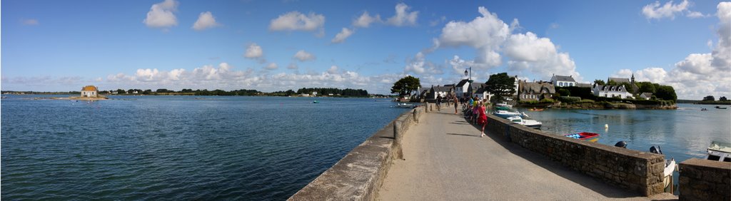 Ile de Saint Cado by Etienne GOUMET