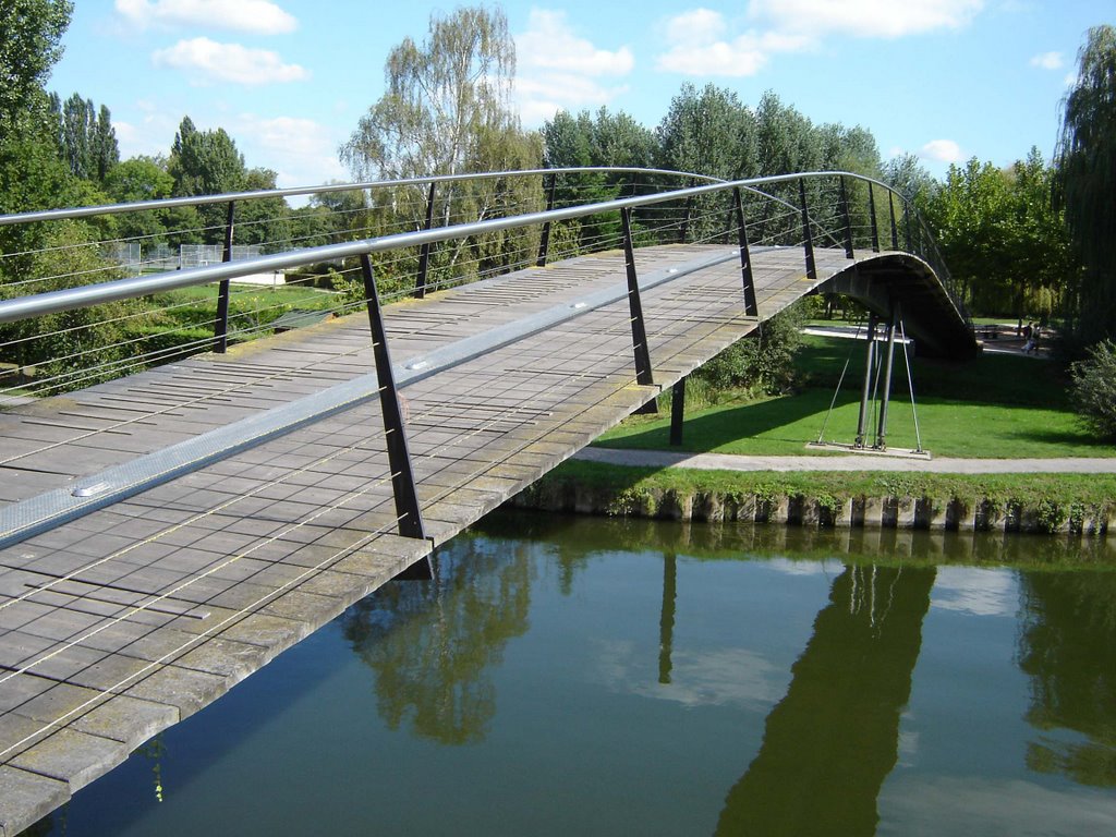 Pedestrian Bridge by Christof Verboven