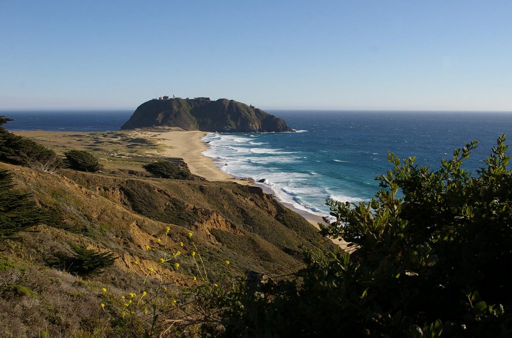 Point Sur tombolo by pierrex85