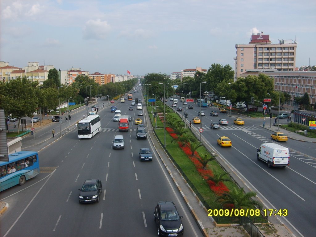 Vatan caddesi-istanbul by H. Levent Koşansu