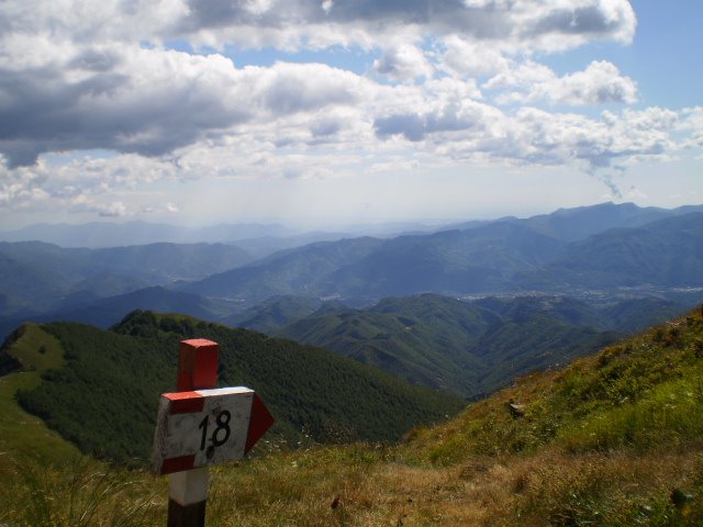 La Garfagnana dal Passetto, Ago.09 by Livio Casarini