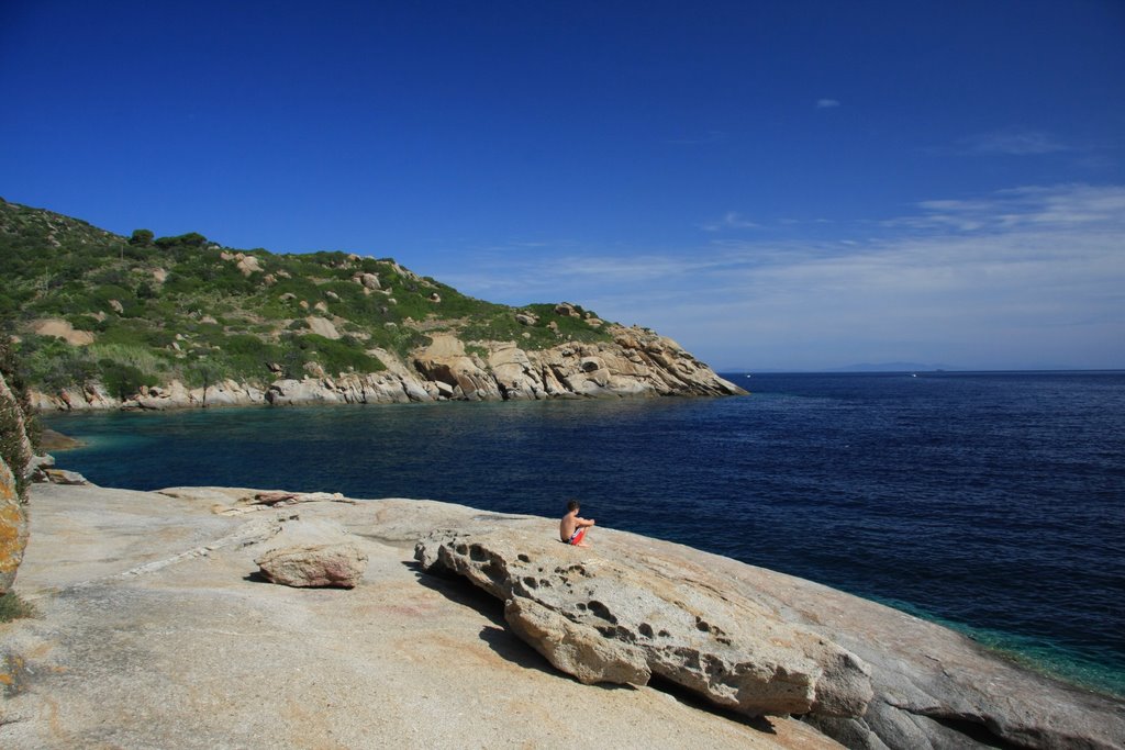 Isola del Giglio, Arenella by Vinicio Cavallini