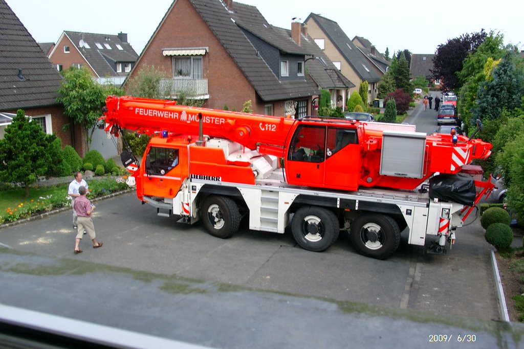 Feuerwehr zu Besuch in der Habichtstraße by AlexanderZacharo