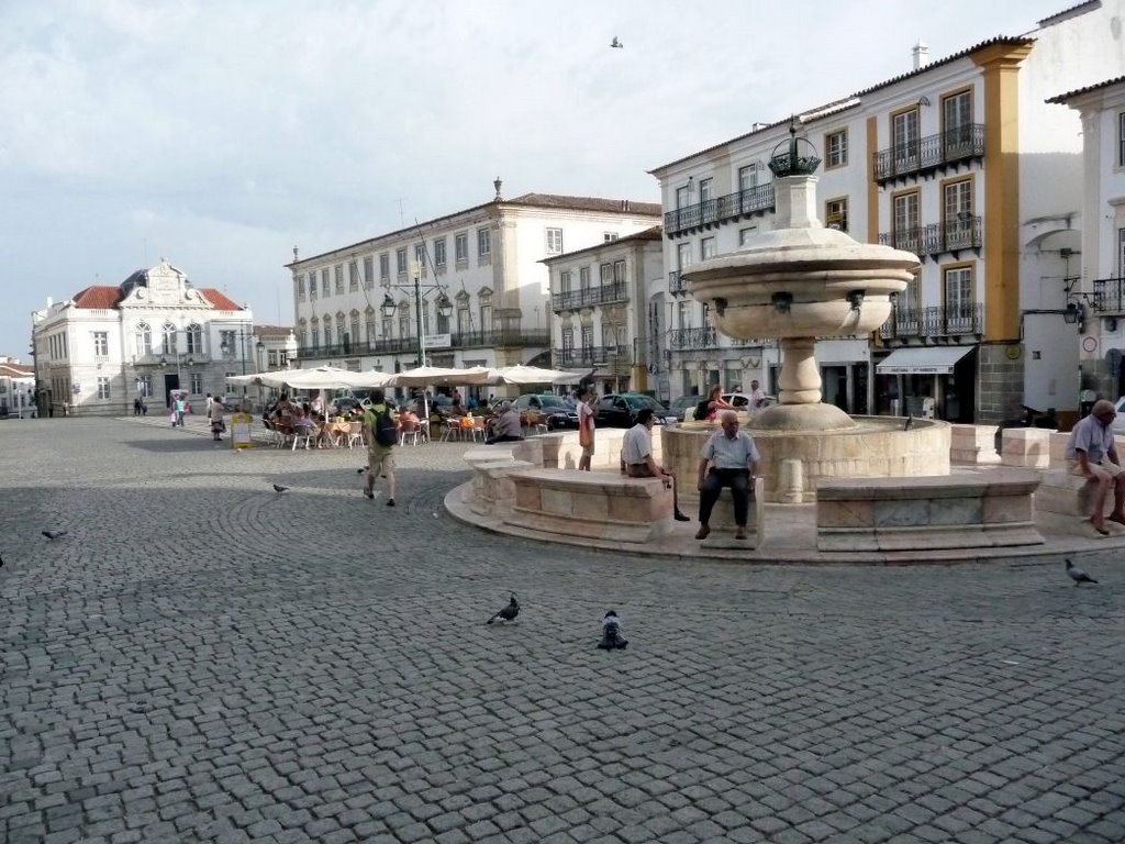 Evora city centre by Stig Ekelund