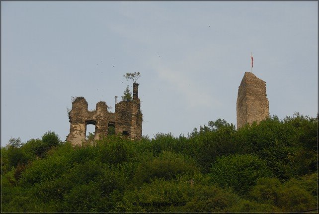 Isenburgruine um 1100 erbaut by Sven Rumbler