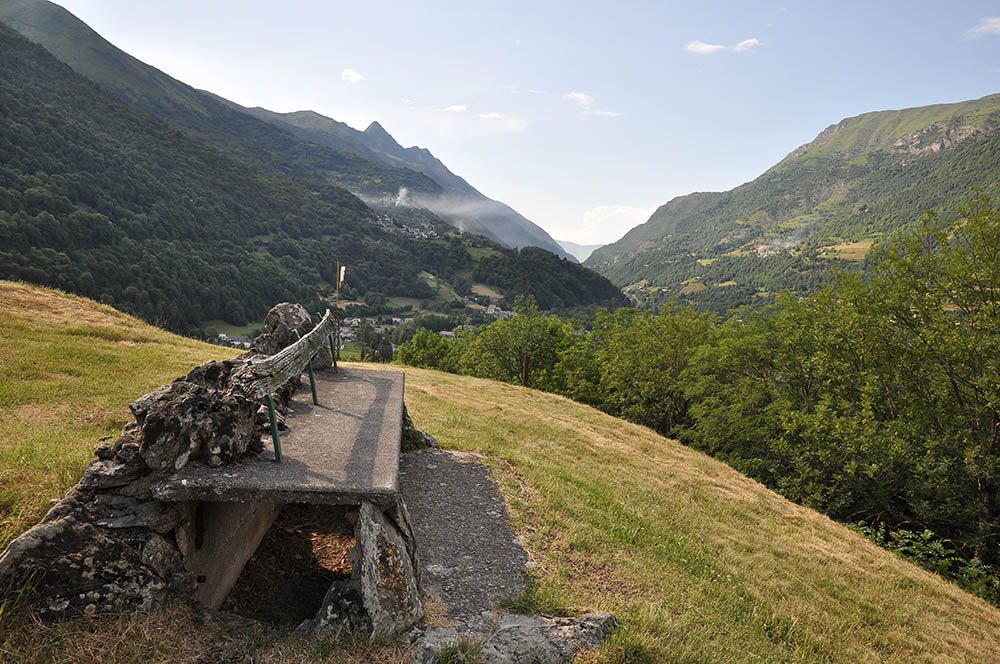 Bench next to Chapelle de Solférino by wdkg