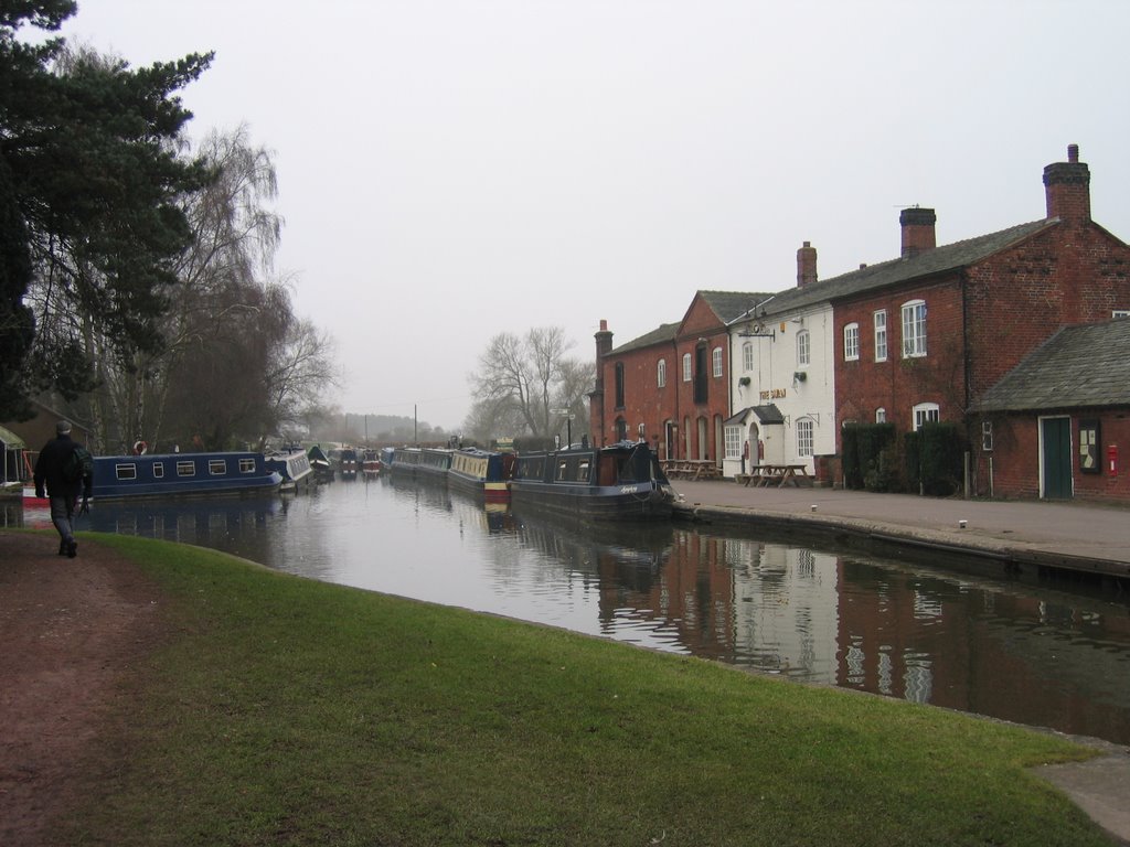 Fradley Junction on the Trent and Mersey Canal by pedrocut