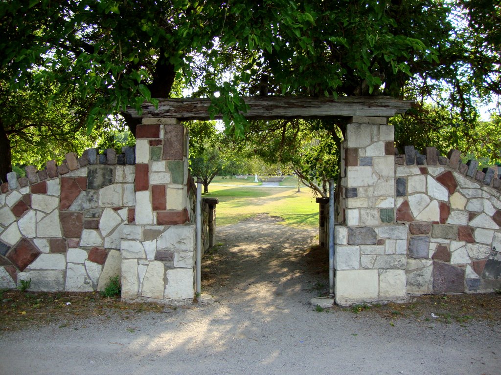 Lincoln Park, Arch. Addison & Lake Shore Drive by A. Williams