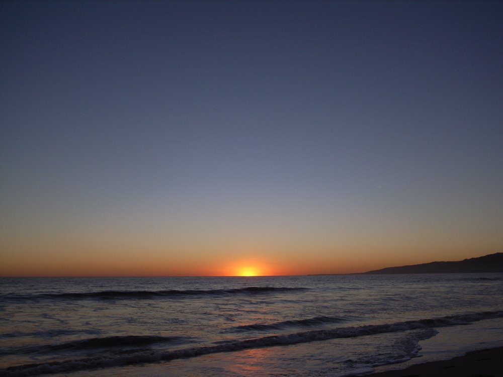 Santa Monica Beach Sunset by MachiyaStudio