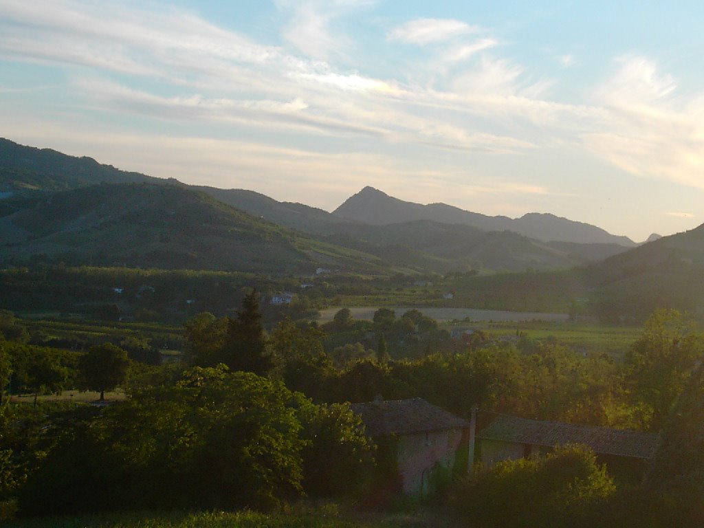 Monte Mauro - Veduta dal Passo della Carla by esse est reminisci (SAVE PANORAMIO)