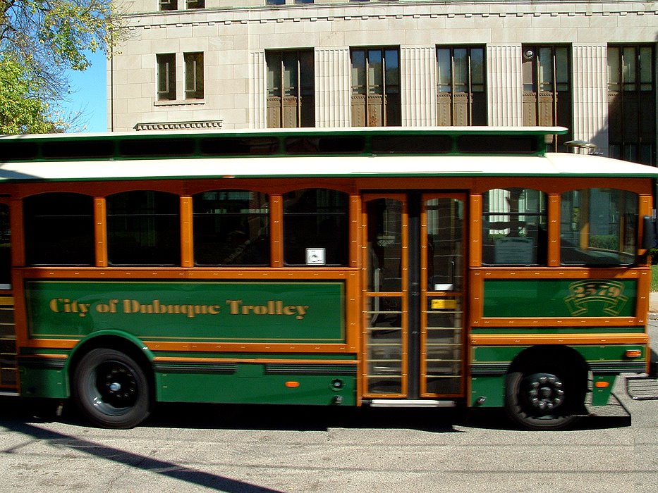 Dubuque Trolley by Kotan