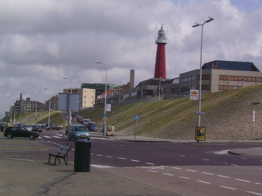 Scheveningen - lighthouse by Maarten Groenbroek