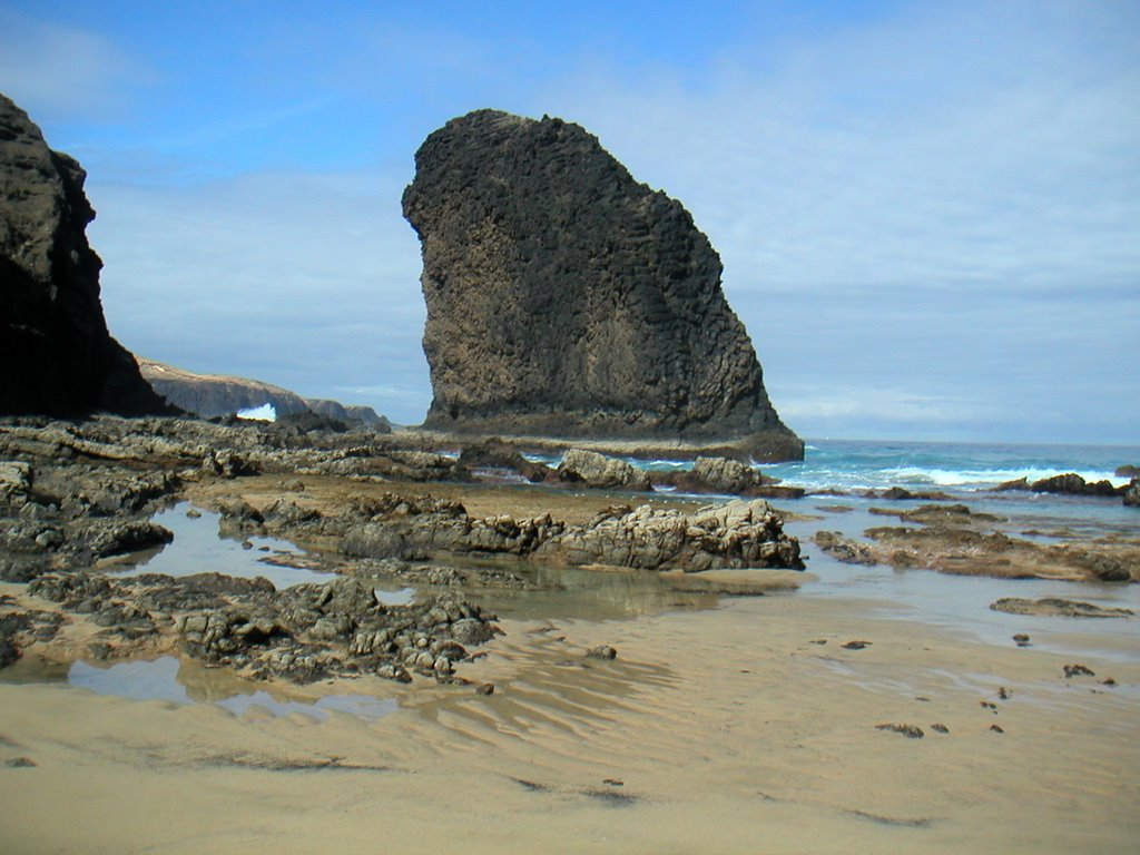 Black rock near Cofete (Fuerteventura) by Andreas_S