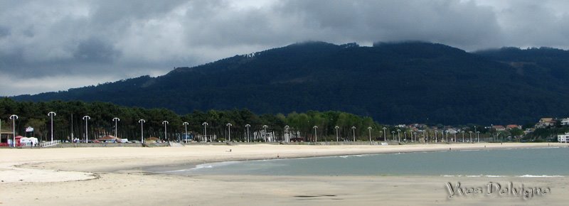 Plage de Samil by Yves Delvigne