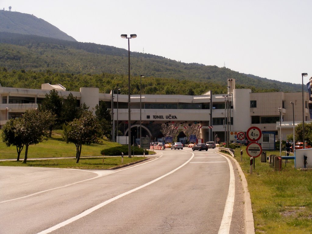 Učka tunnel by icepickel