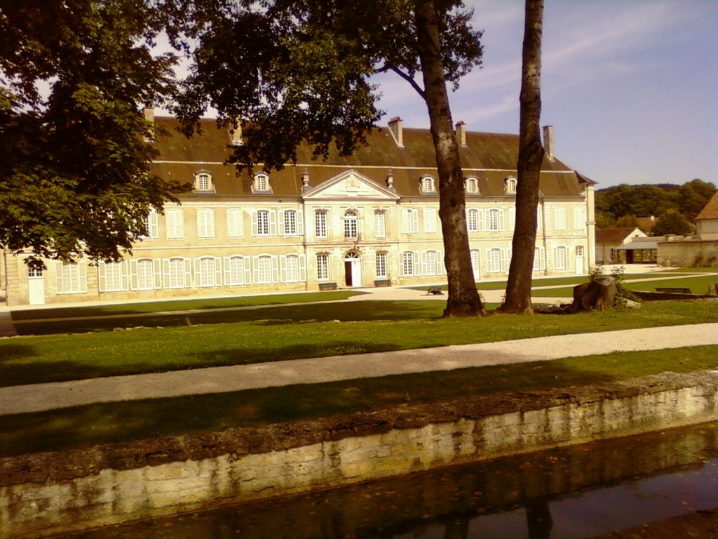 AUBERIVE_Abbaye_facade principale by W.B.