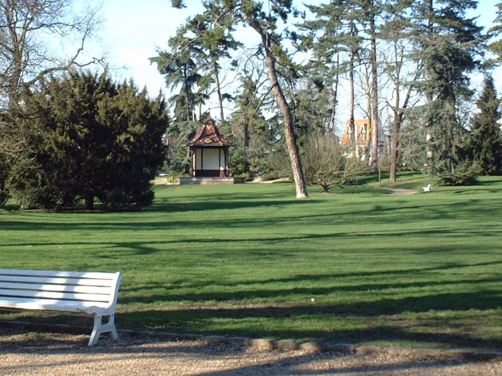 Parc de la Mairie by hoshisato