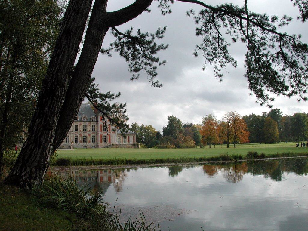 Lago y castillo de Courson by helicongus