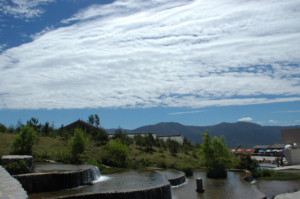 The sky of Lijiang by maggie314