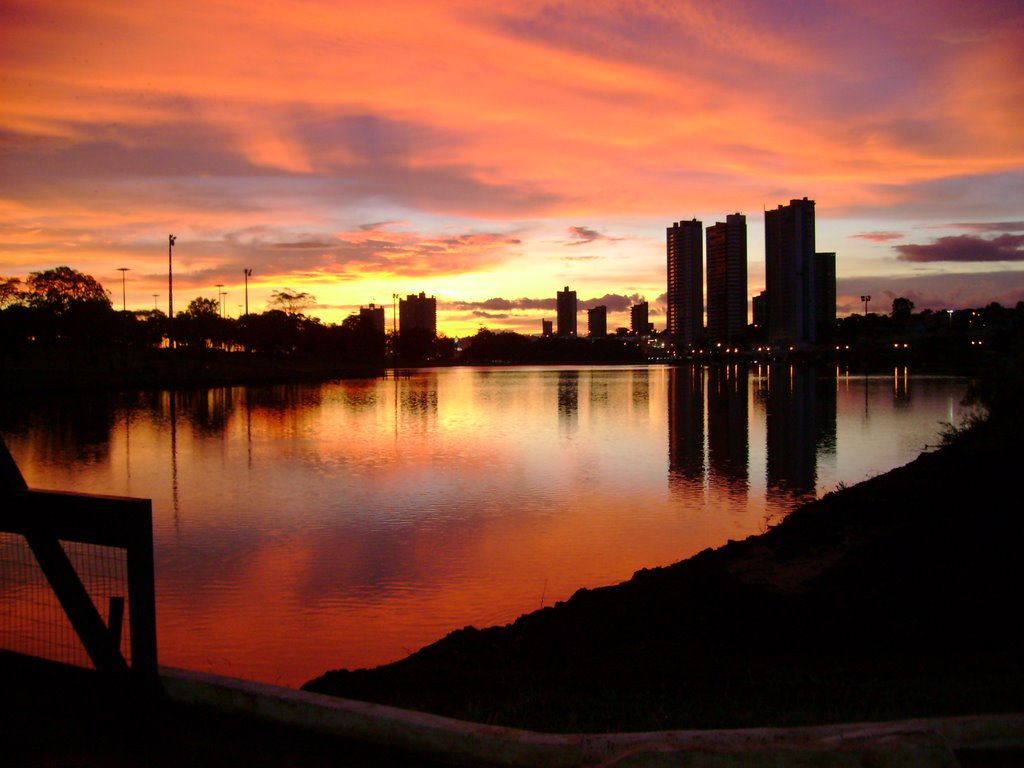 Lagoa Pq Nacoes - Entardecer by Gilmar Nascimento