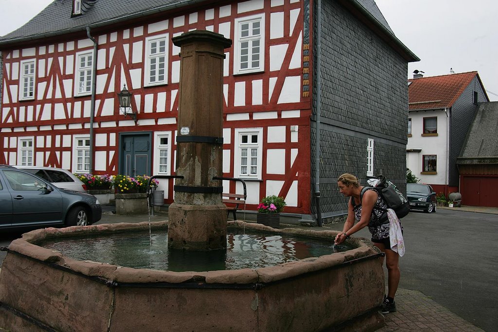 Brunnen vor dem Rathaus in Rehe by Tuscany2222