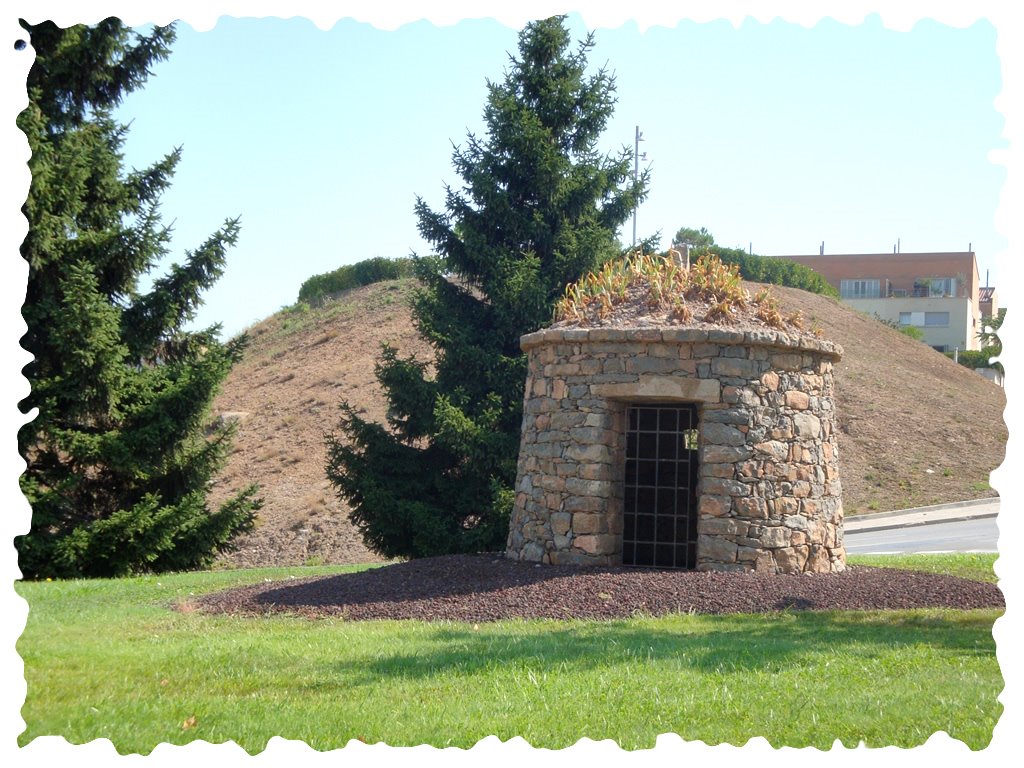 Barraca de Vinya a Manresa (www.guiamnaresa.com) by Pius X Cisa i Camps