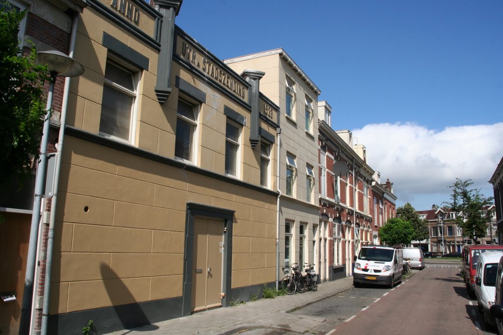 Stadzendingshuis anno 1923 in de Borneostraat by Carl030nl