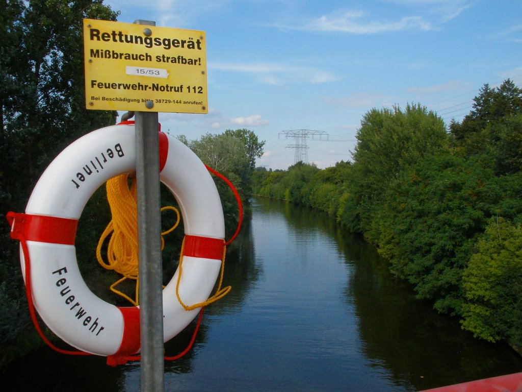 Rettungsring und Kanal by Odor