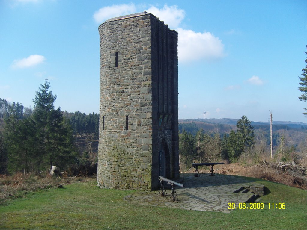 Ehrenmal Turm by Gubby68