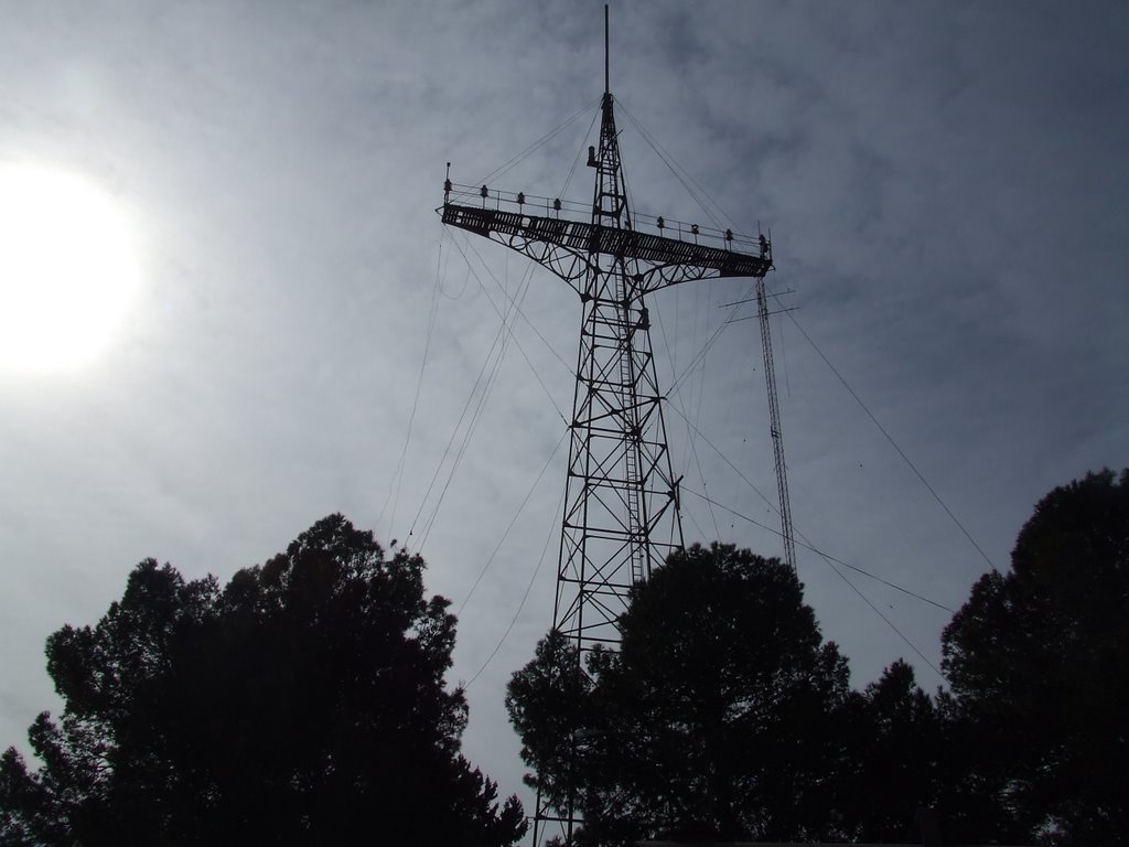 Antena de Señales Puerto Paraná by Axel Guaglianone Ott