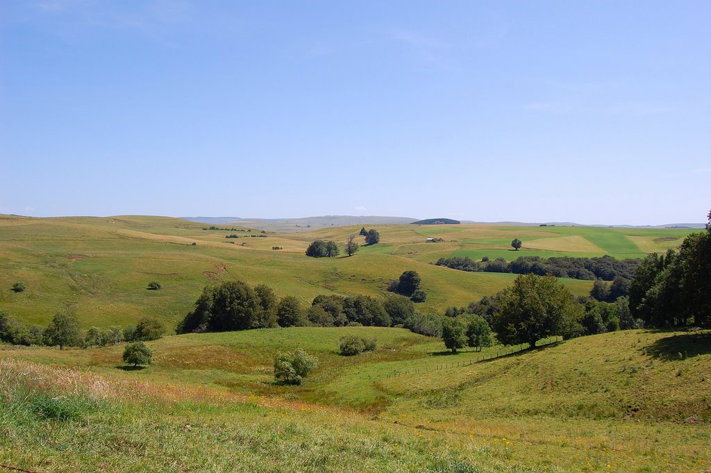 Paysage d'Auvergne by Les Argonautes