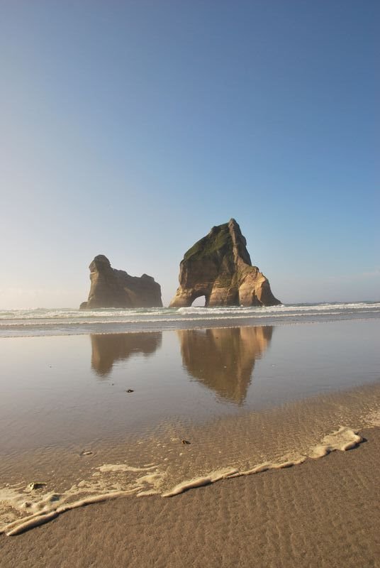 Wharariki rocks by Yannosh