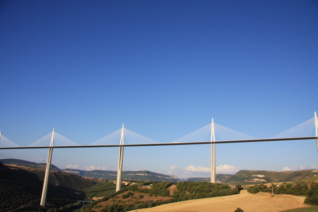 Pont de Millau by joreca