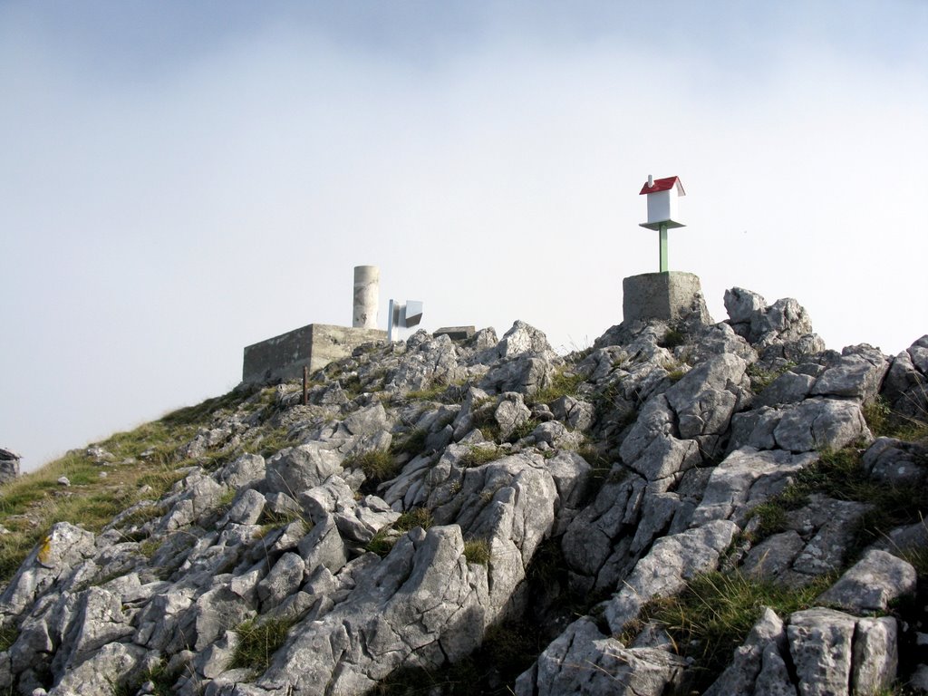 Cima de Aketegi (1.549 m) by SantiUsabiaga