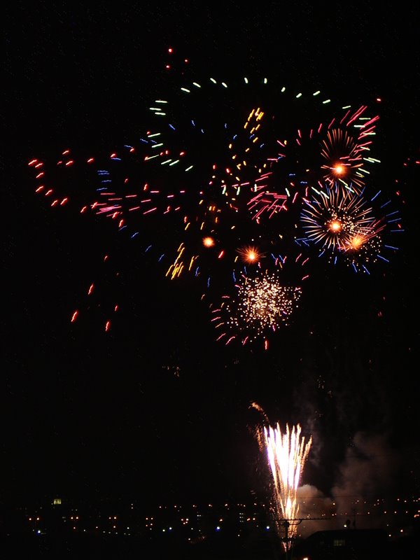 Seiseki Fireworks by Kiyoshi Fujimoto