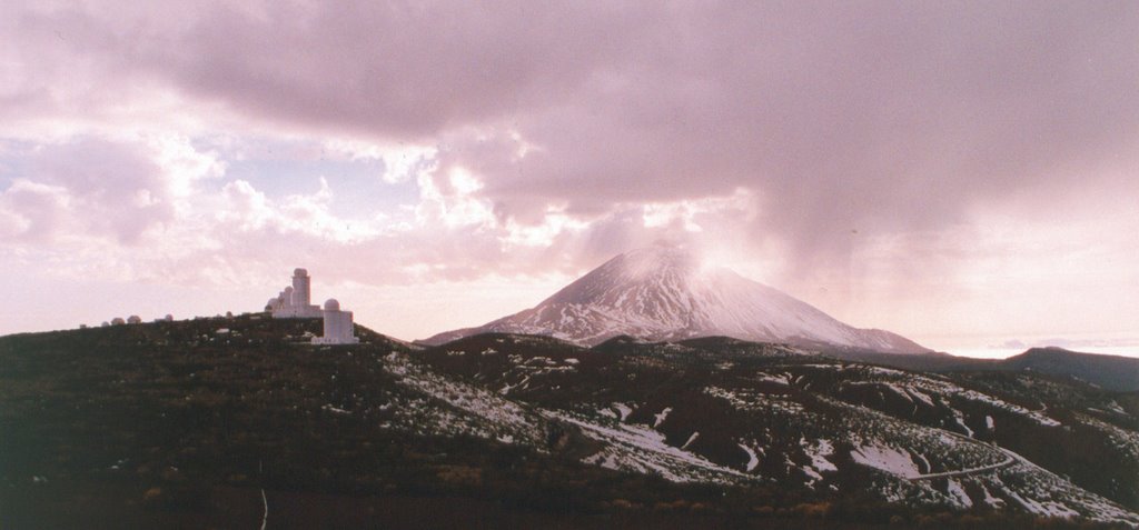 View to Teide by SocietyForPixelResea…