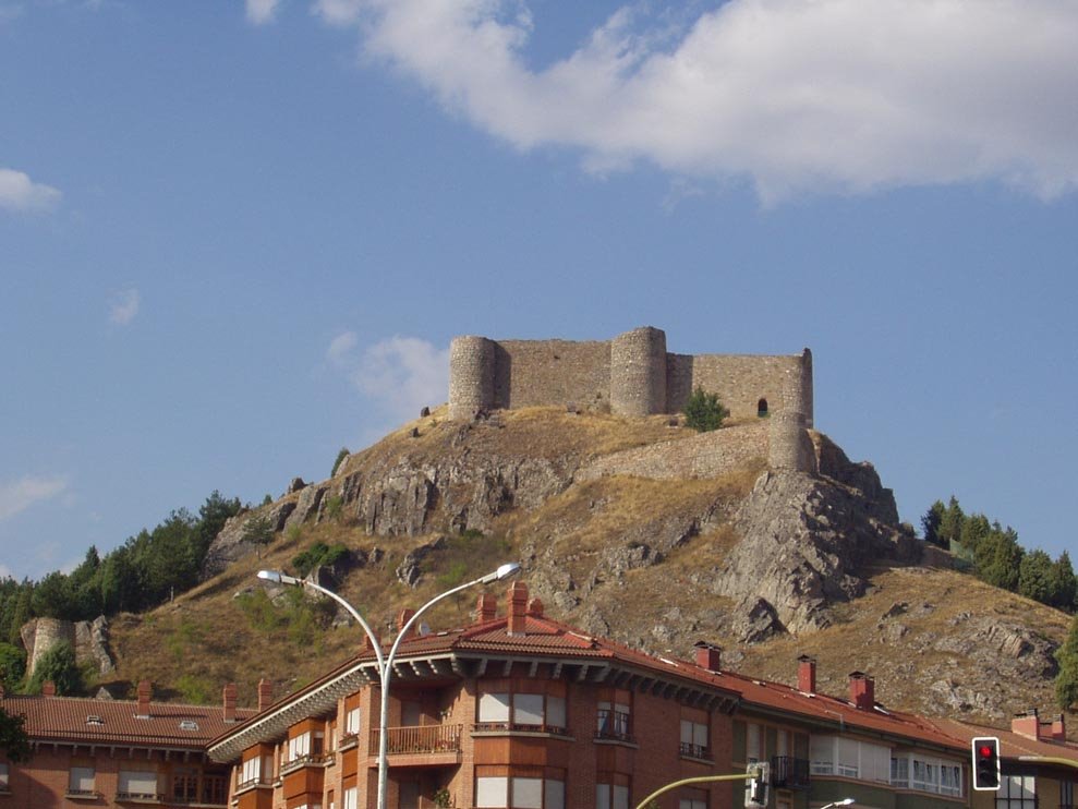 Aguilar de Campoo_Castillo by Jose Eduardo Tobes