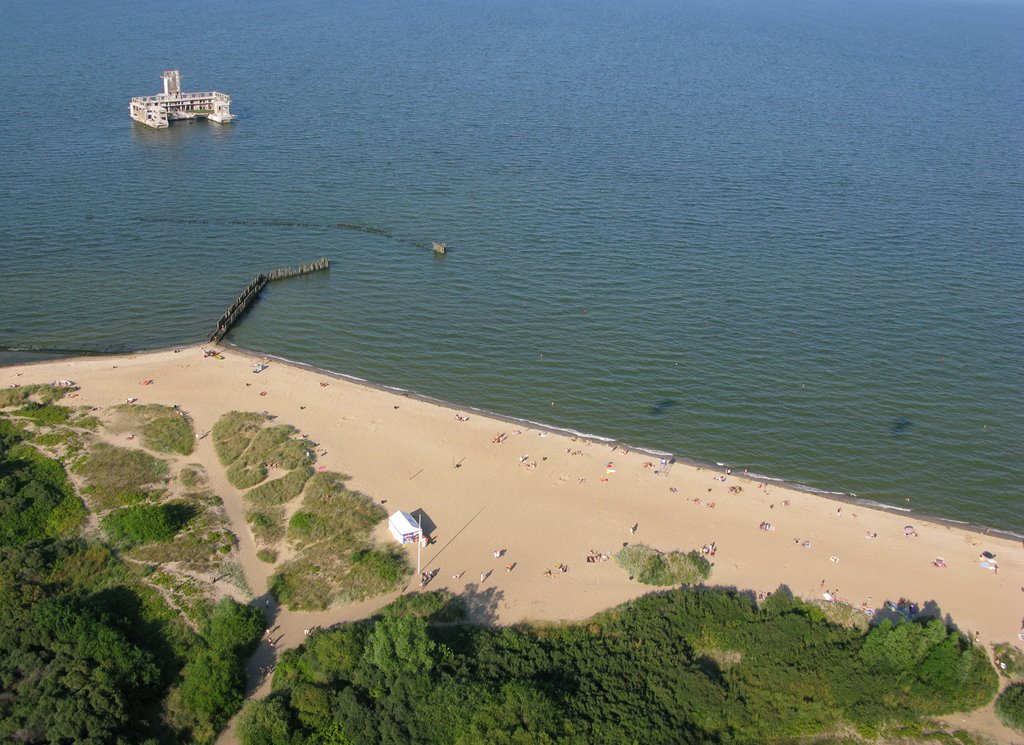 Babie Doły, Gdynia, Poland by Dominik Nedoszytko