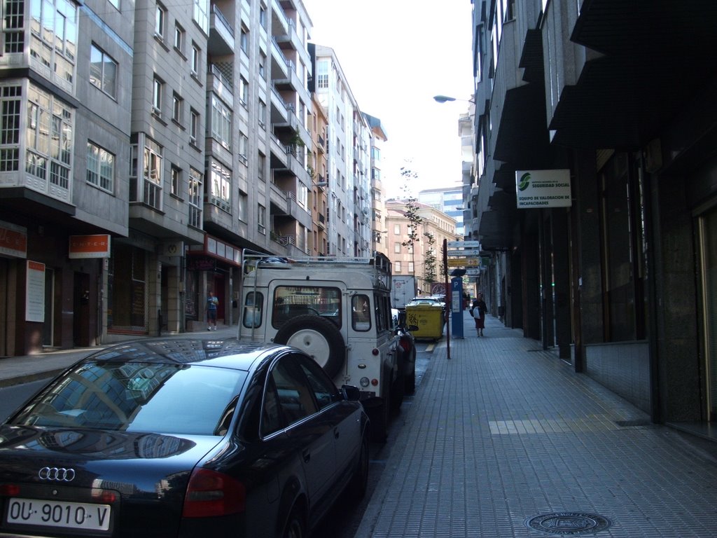 Calle Celso Emilio Ferreiro,Orense. by Carlos&Yunia Gudiña …