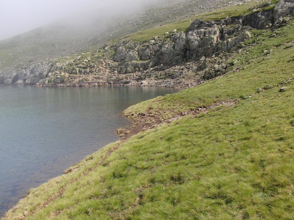 Çakır gölü,Camiboğazı,2340metre. by Ilhan Parçalı