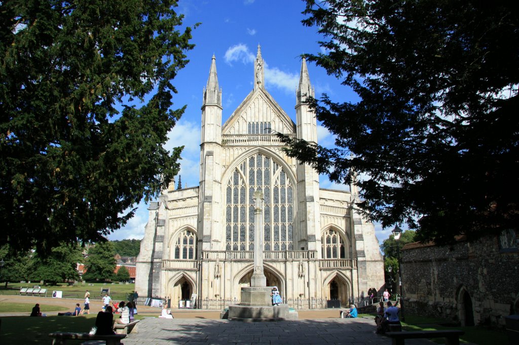 Winchester Cathedral, Hampshire by gustl