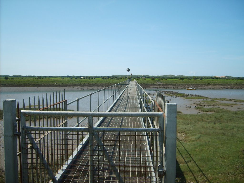 Jetty on River Caen, Braunton, Aug 09 by sarahjwilson