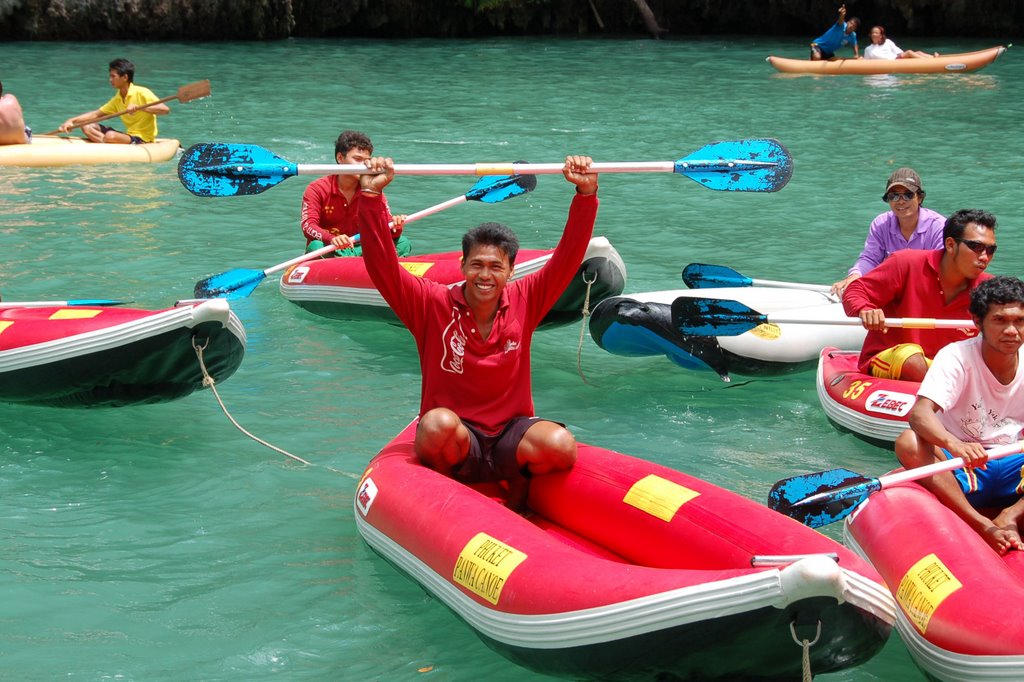 Canoeist / '090805 by Paolo C. Chao