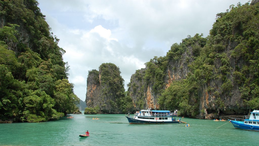 Phang Nga Bay / '09.08.05 by Paolo C. Chao